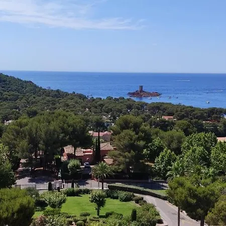 Apartment 5 People With Beautiful Sea View